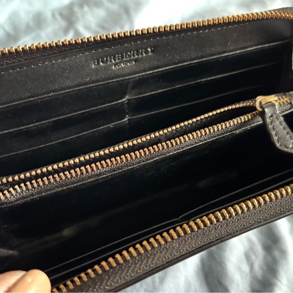 BURBERRY LS ELMORE PVC + LEATHER WALLET - Picture 6 of 10